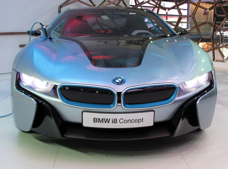 1-BMW-i8