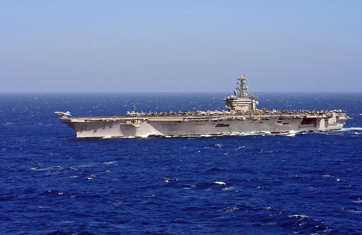 090316-N-5758H-222-DwDE