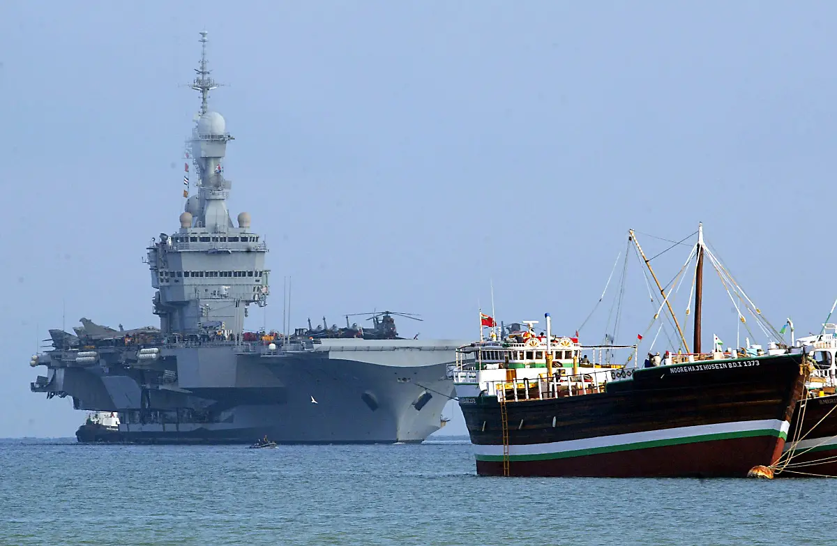 AP07030303665-F-charlesdegaulles