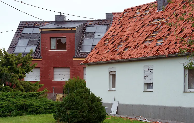 304y2241-jpg5407229662837913166