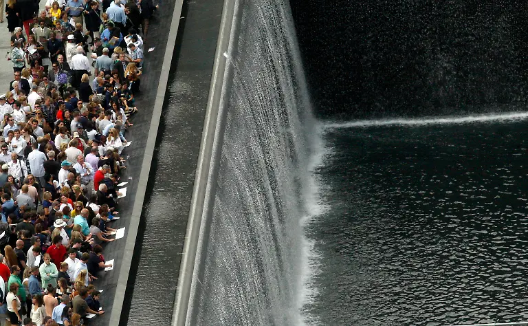 2011-09-11T161522Z-01-WTC143-RTRMDNP-3-SEPT11-JPG5783606827423649006