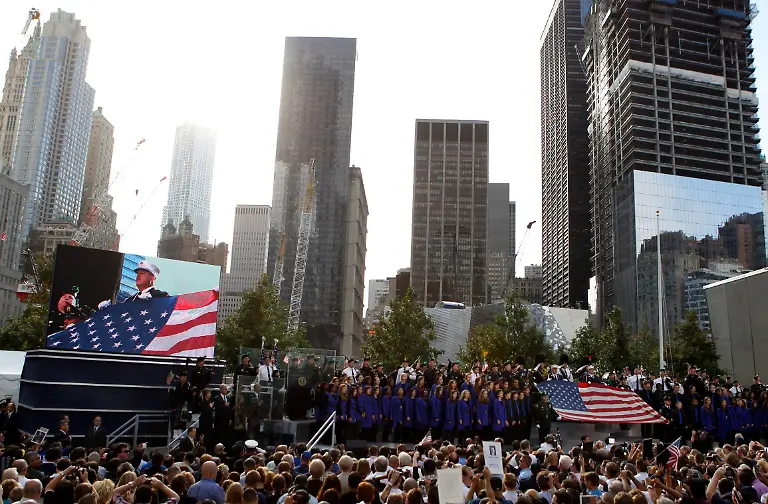 2011-09-11T161814Z-01-WTC700-RTRMDNP-3-SEPT11-JPG5302789836439385505