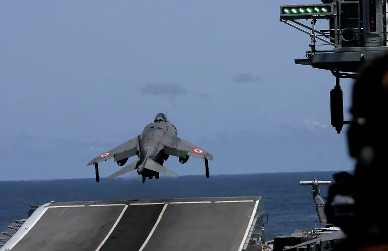 AP060523015901-harrier-skyjump