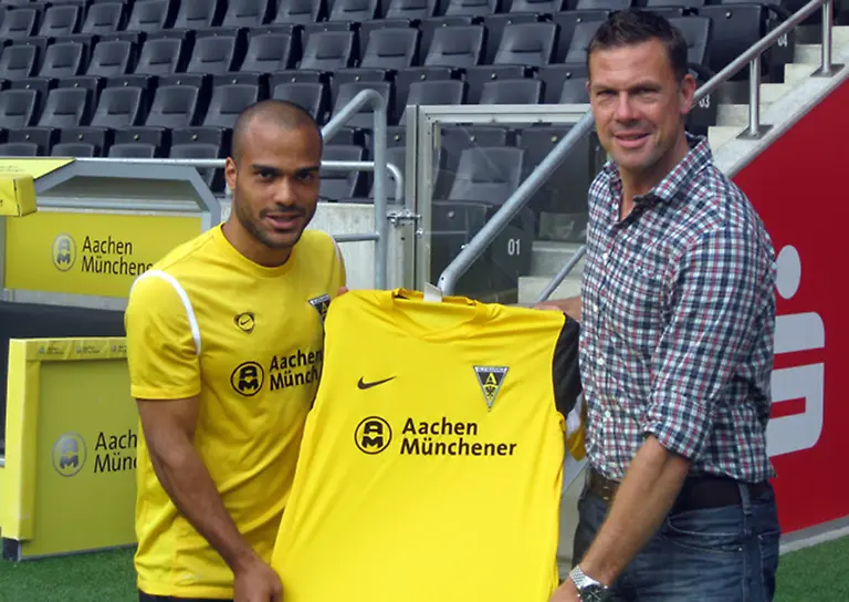 300z0957-jpg971198903776201552