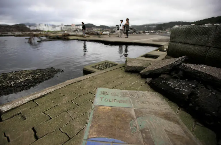 1315389748-jpg5368551142358619887