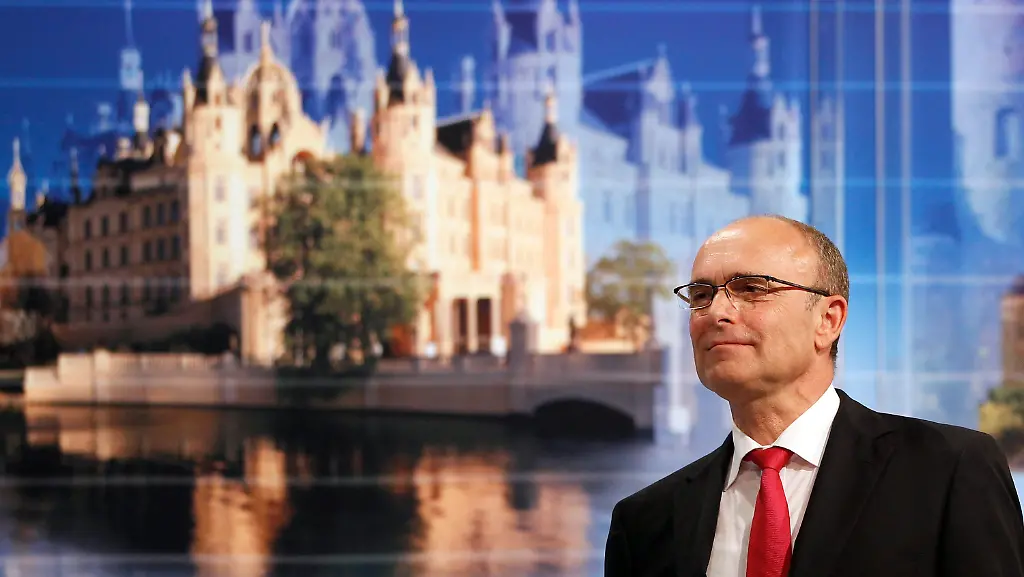 2011-09-04T172226Z-01-MMM207-RTRMDNP-3-GERMANY-ELECTION-JPG8232655079152165432