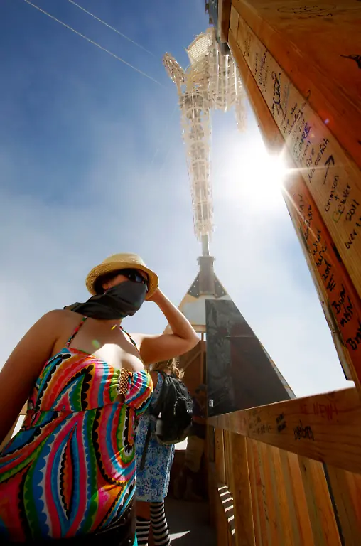 2011-09-01T074610Z-01-BRC04-RTRMDNP-3-USA-BURNINGMAN-JPG387853458062776976