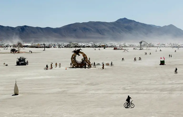 2011-09-01T073807Z-01-BRC33-RTRMDNP-3-USA-BURNINGMAN-JPG5686582616908320497