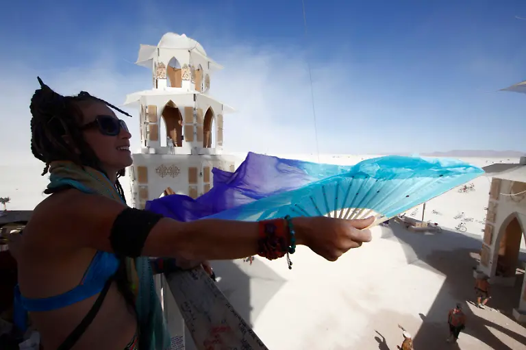 2011-09-01T071820Z-01-BRC44-RTRMDNP-3-USA-BURNINGMAN-JPG8252738454963164248
