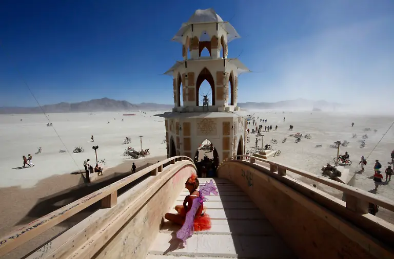 2011-09-01T072105Z-01-BRC45-RTRMDNP-3-USA-BURNINGMAN-JPG6061670915211590840