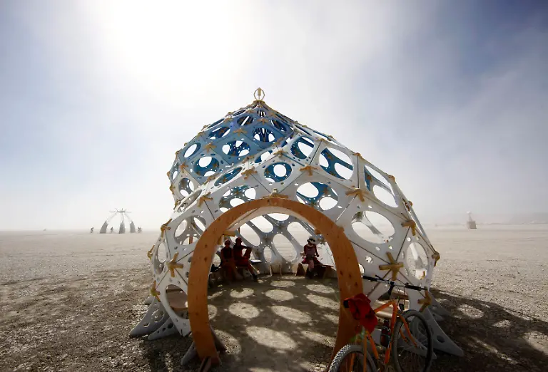 2011-09-01T045550Z-01-BRC41-RTRMDNP-3-USA-BURNINGMAN-JPG2532595365382961593