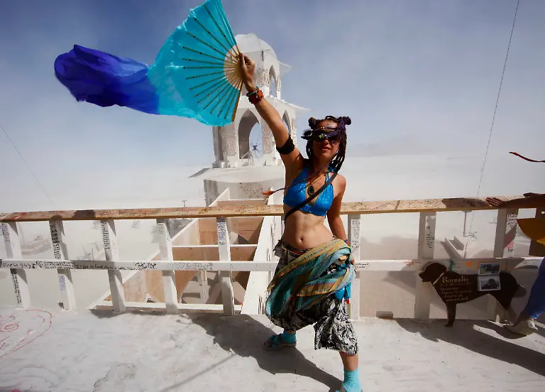 2011-09-01T050421Z-01-BRC02-RTRMDNP-3-USA-BURNINGMAN-JPG1195503400967522002