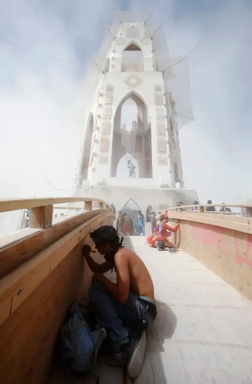 2011-09-01T053231Z-01-BRC15-RTRMDNP-3-USA-BURNINGMAN-JPG5485085034544857756