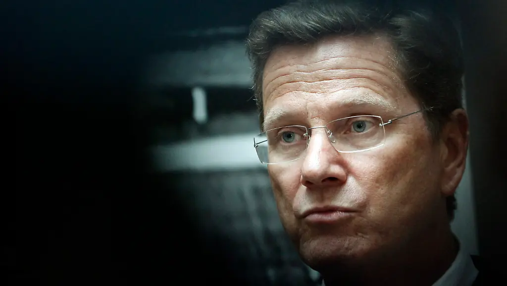 2011-08-29T125817Z-01-TPE20-RTRMDNP-3-GERMANY-JPG5481385640311370422