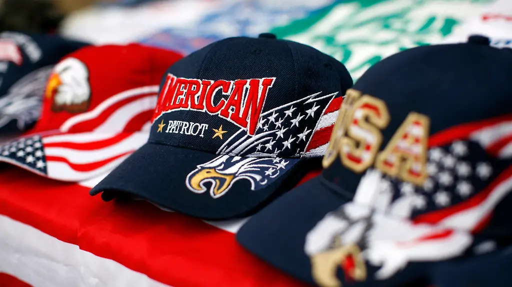 2011-08-28T003713Z-01-SFO13-RTRMDNP-3-TEAPARTY-JPG1654406548383428137