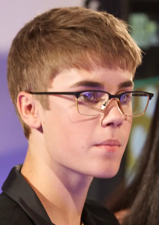 2011-08-29T030702Z-01-LOA70-RTRMDNP-3-MUSIC-MTV-JPG6134699263383622564