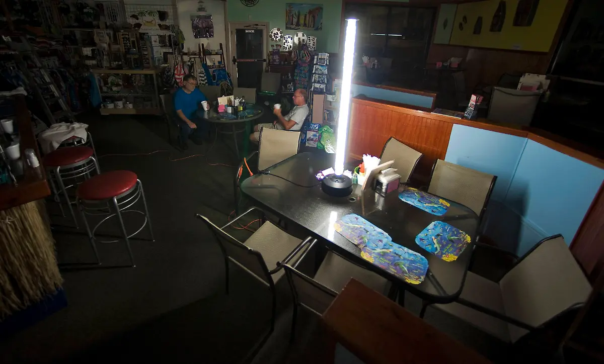 2011-08-27T162636Z-01-MHC12-RTRMDNP-3-STORM-IRENE-JPG1356890291141132093