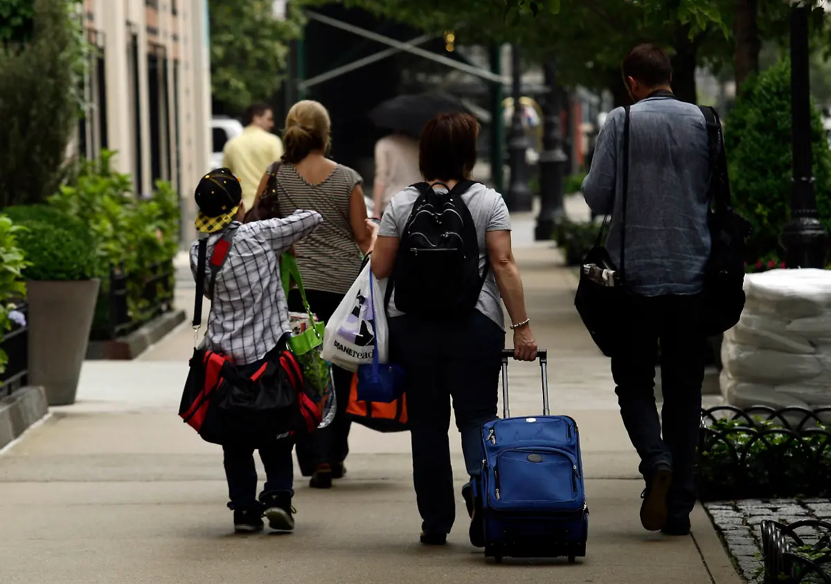 2011-08-27T152521Z-01-EMZ509-RTRMDNP-3-STORM-IRENE-NEWYORK-JPG9025731424213258147