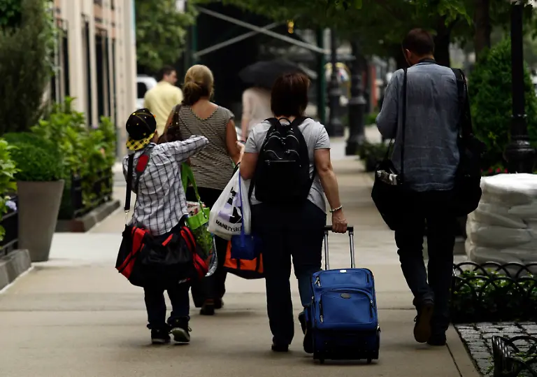 2011-08-27T152521Z-01-EMZ509-RTRMDNP-3-STORM-IRENE-NEWYORK-JPG9025731424213258147