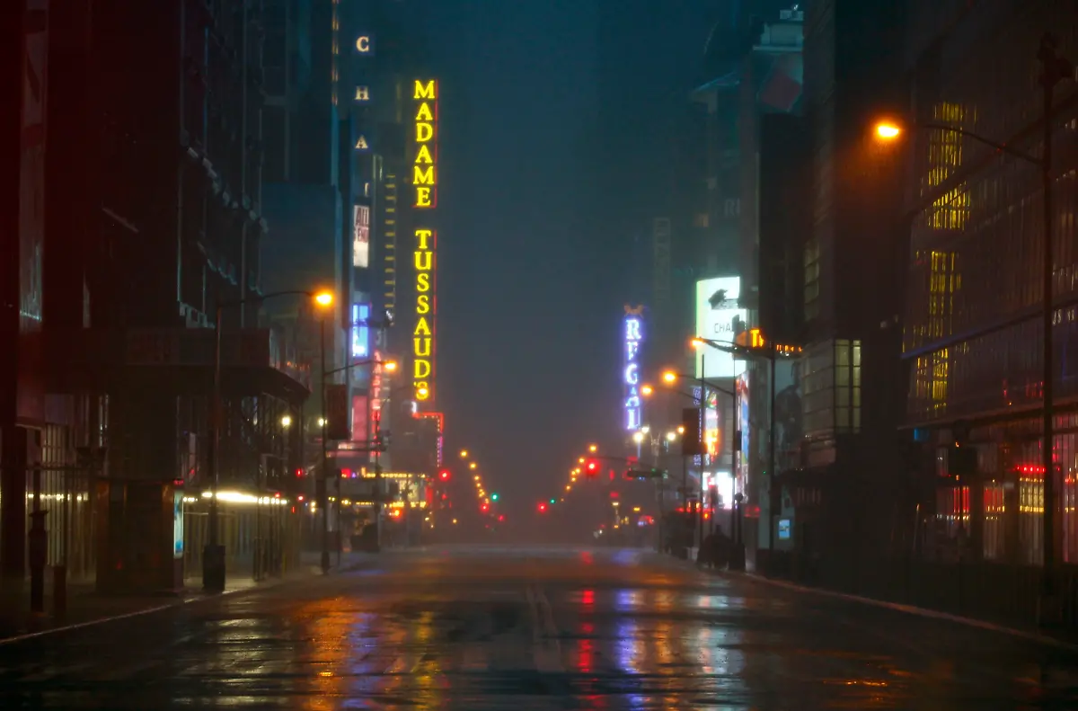 2011-08-28T141625Z-01-NYK506-RTRMDNP-3-STORM-IRENE-JPG3352038963549931370