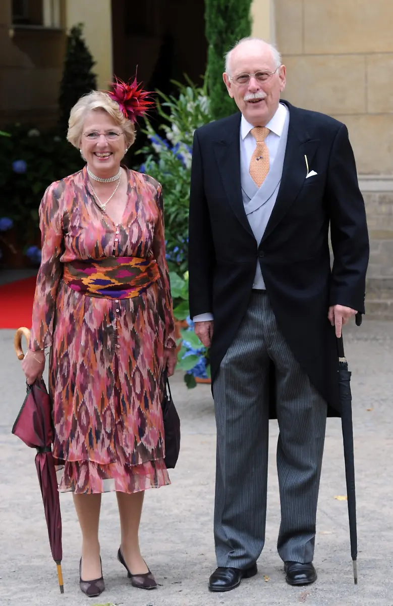 2zuf0933-jpg7297174336666638605