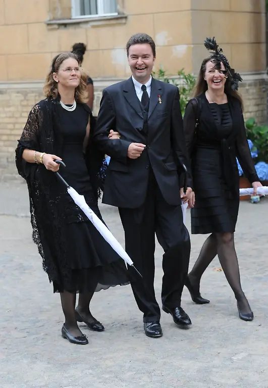 2zud1840-jpg9216426364396244030