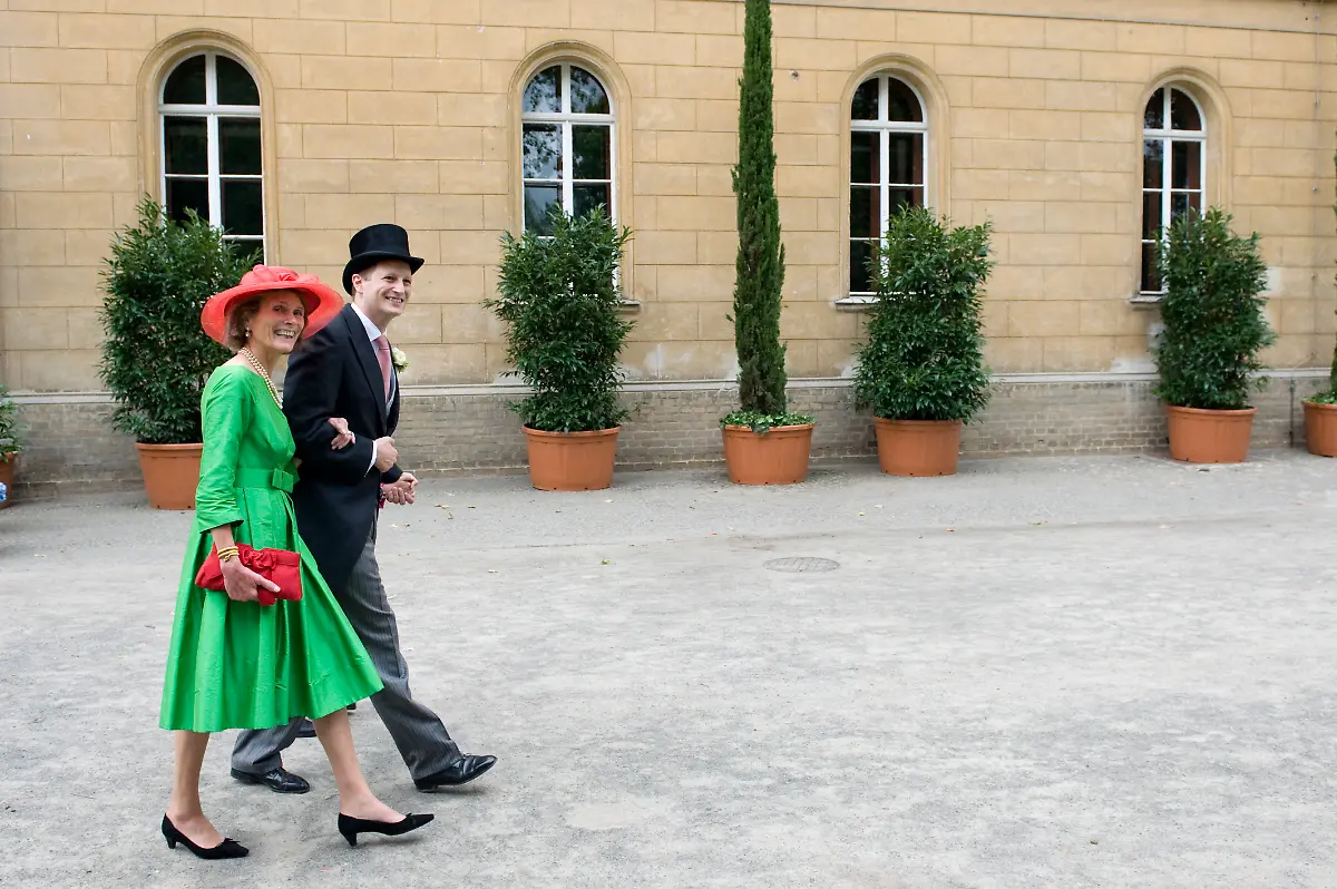 1314443884-jpg52517827046237453