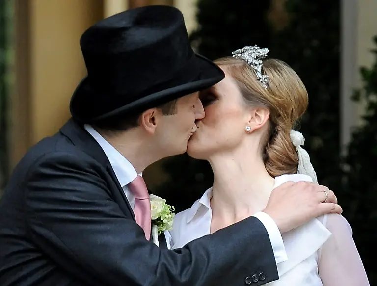 2zue3723-jpg3037738361300847308