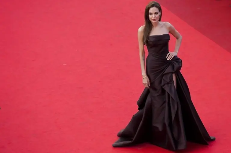 Angelina-Jolie