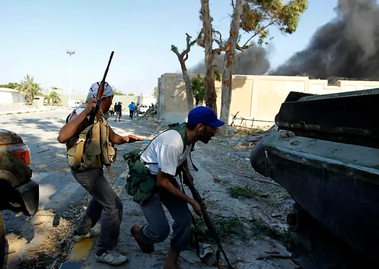 2011-08-23T191956Z-01-ZOH18-RTRMDNP-3-LIBYA-JPG8010870653135278725