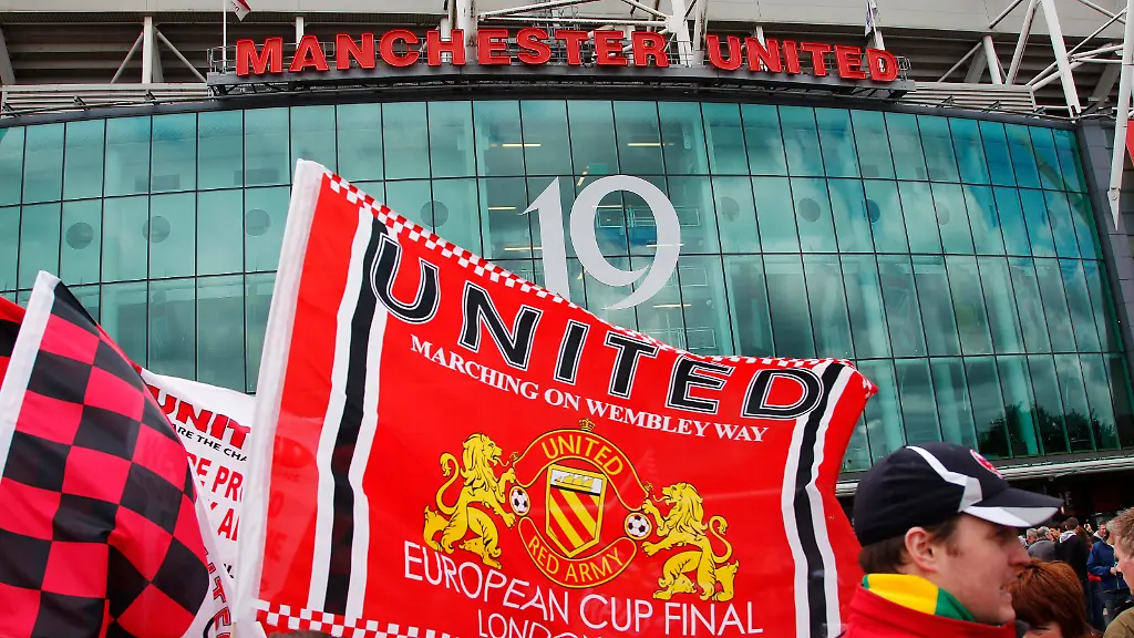 2011-08-17T041730Z-01-SIN05-RTRMDNP-3-MANCHESTERUNITED-JPG7211291256665127424