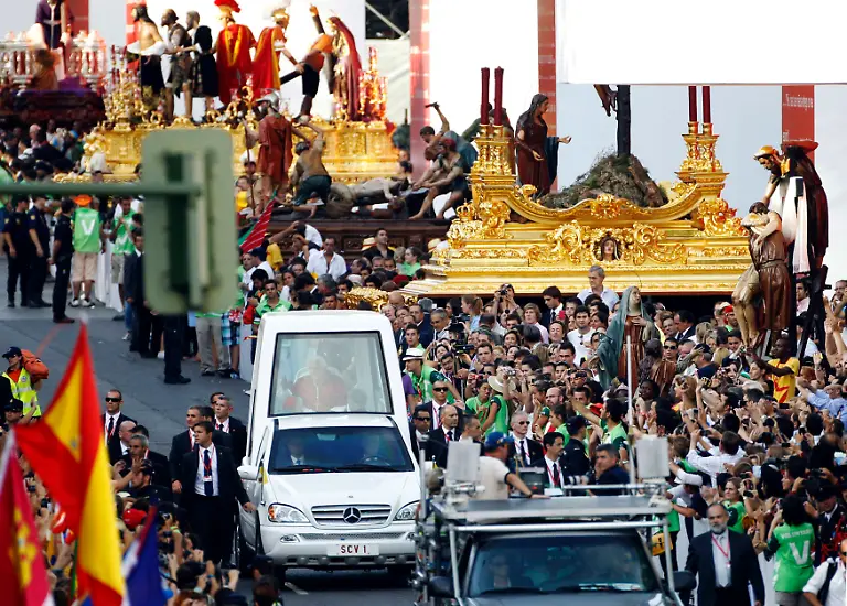 2011-08-19T200154Z-01-SVP115-RTRMDNP-3-POPE-SPAIN-JPG1825459960981674378