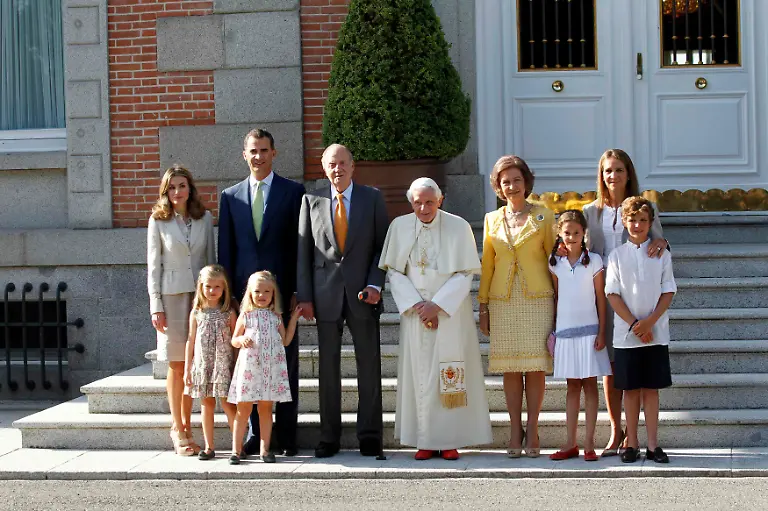 2011-08-19T102332Z-01-MAD210-RTRMDNP-3-SPAIN-POPE-JPG8429568257295962941