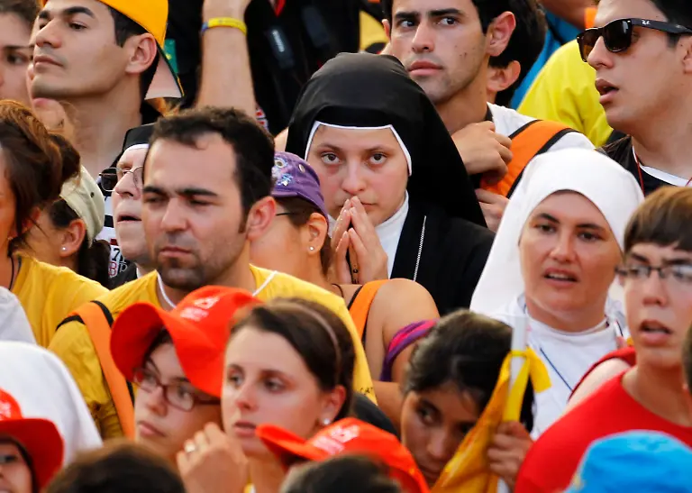 2011-08-18T193410Z-01-MAD249-RTRMDNP-3-POPE-SPAIN-JPG3820944441368263293