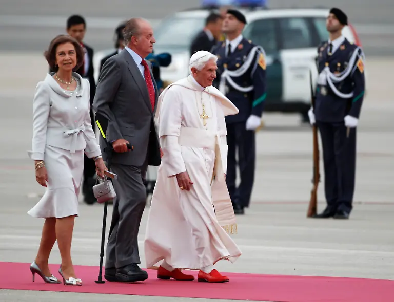 2011-08-18T103801Z-01-MAD107-RTRMDNP-3-POPE-SPAIN-JPG3801134396900380967