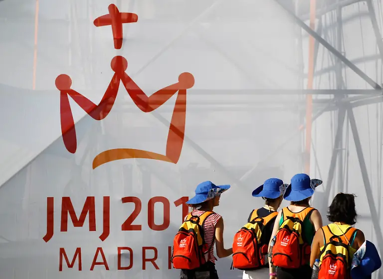 2011-08-17T183529Z-01-MAD100-RTRMDNP-3-POPE-SPAIN-JPG8710832257632673383