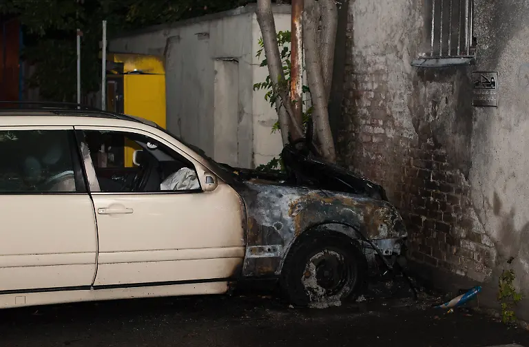 1313732607-jpg7763523923704935952