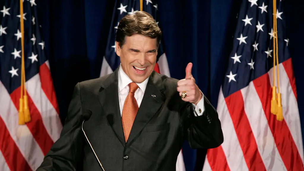 2011-08-13T190641Z-01-CHA116-RTRMDNP-3-USA-POLITICS-PERRY-JPG5018449483650923064