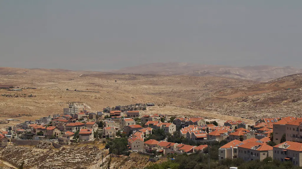 1313061667-jpg6670432941282410525