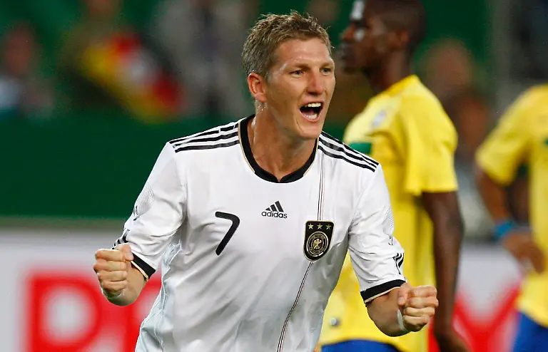 2011-08-10T204205Z-01-BOH14-RTRMDNP-3-SOCCER-GERMANY-JPG3884785184369720306