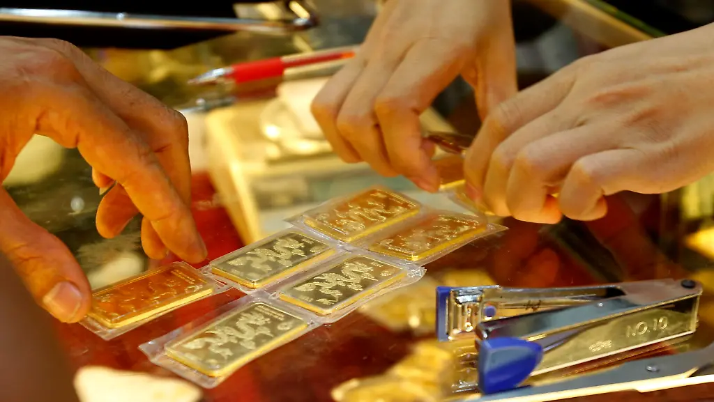 2011-08-09T105954Z-01-HAN05-RTRMDNP-3-VIETNAM-ECONOMY-GOLD-JPG2506401474469722261