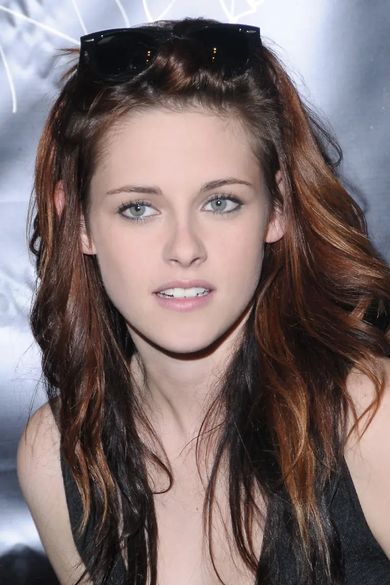 HELLO-THIS-IS-KRISTEN-STEWART-Das-grosse-Fanbuch-07-Schwarzkopf-Schwarzkopf-Verlag-2011-LowRes