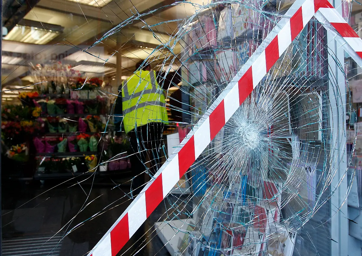 DAB0859-20110809-jpg6604726107751980977