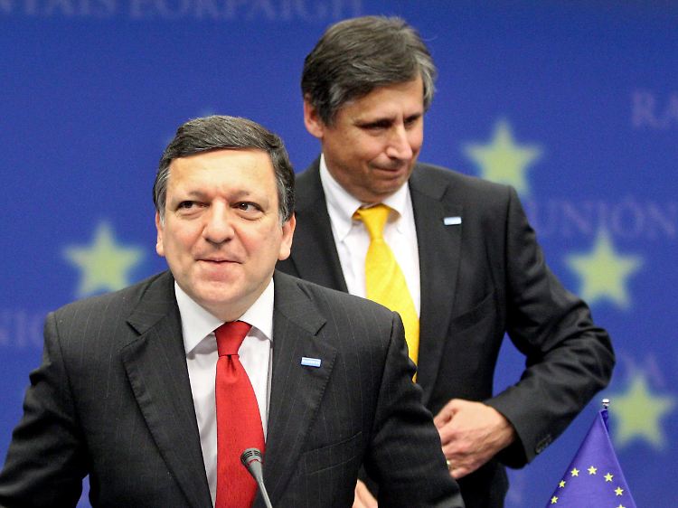 Tschechiens neuer Ministerpräsident Jan Fischer (r., mit José Manuel Barroso) konnte einige Vorentscheidungen auf den Weg bringen.