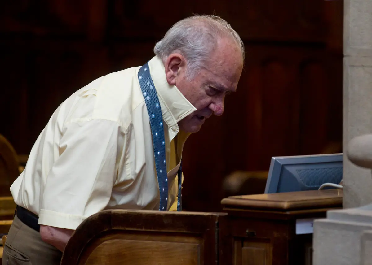 1312792757-jpg3378351557279460780