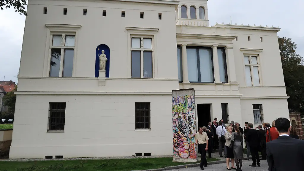 DI10216-20110804-jpg6771519079790495230