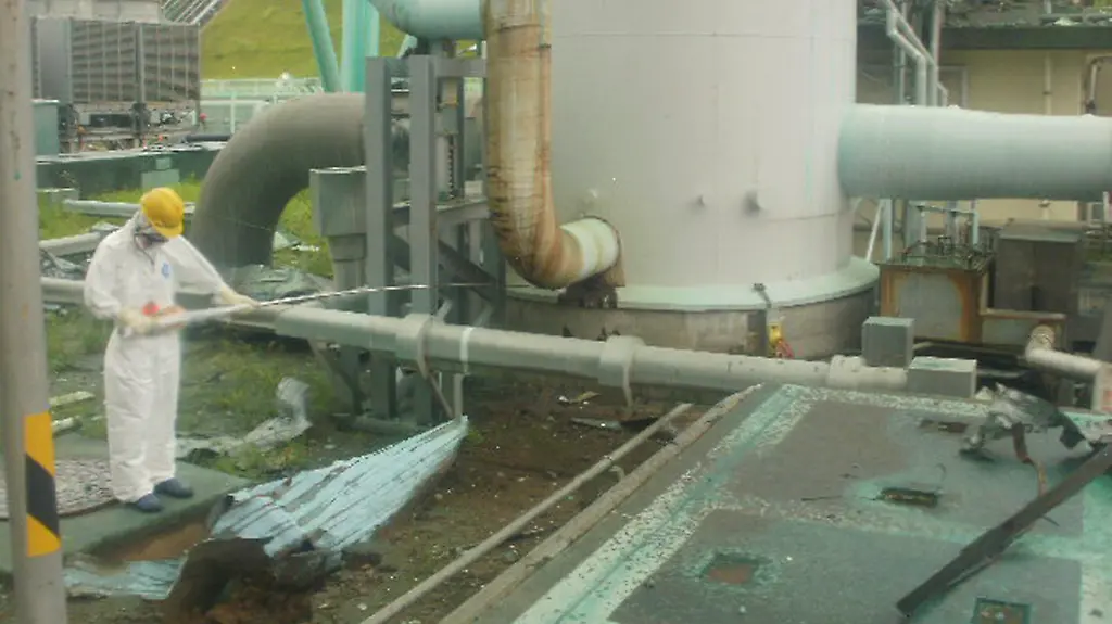 2011-08-02T095102Z-01-TOK01-RTRMDNP-3-JAPAN-JPG6689694624146681965