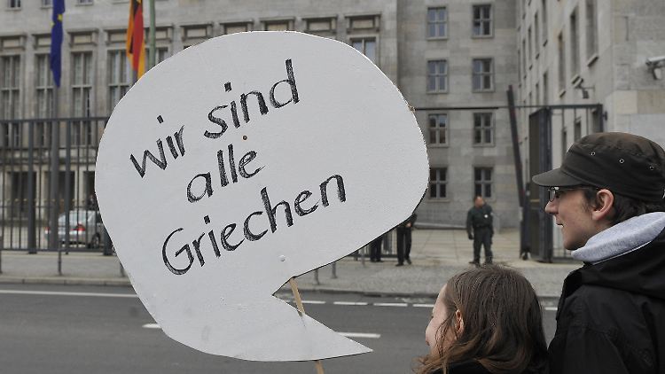 Vor dem Finanzministerium in Berlin.