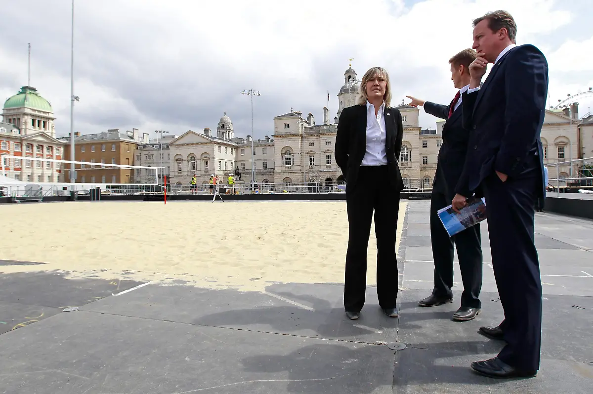 2011-07-27T121707Z-01-SWT07-RTRMDNP-3-BRITAIN-JPG3709423926823328777