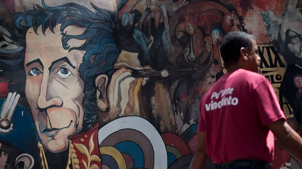 2011-07-25T203010Z-01-VEN01-RTRMDNP-3-VENEZUELA-CHAVEZ-BOLIVAR-DEATH-JPG768744858176857800